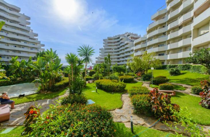 Benal Suite, Parque Acuatico Y Vistas Al Mar Lejlighed Benalmádena